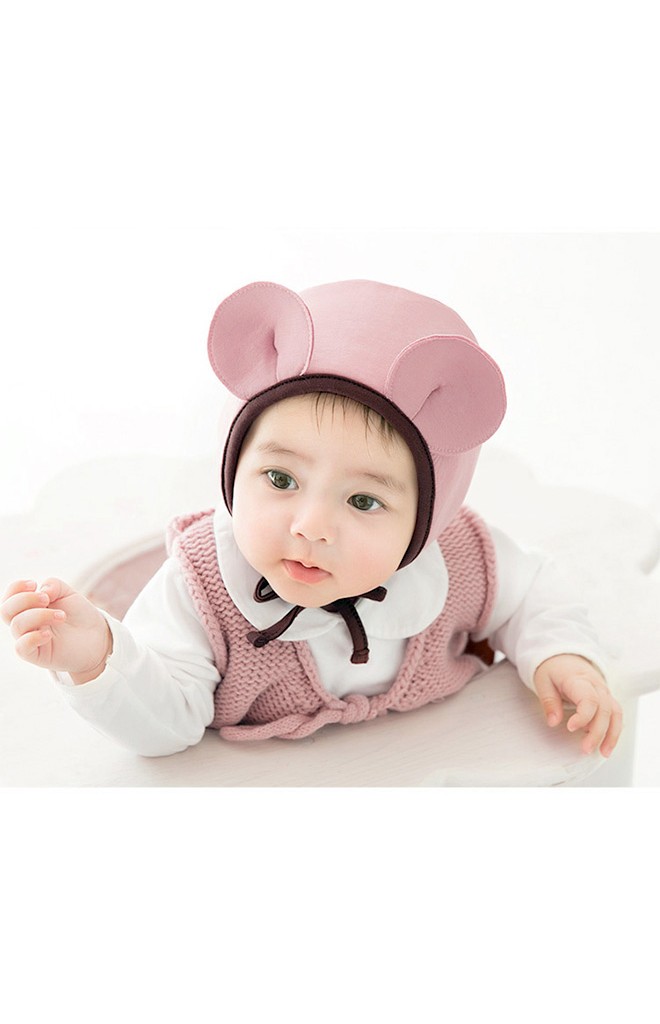 หมวกผูกคางแต่งหูกลมด้านหลังปักมิกกี้ จาก GZMM