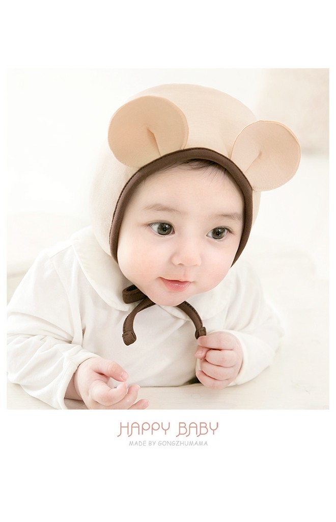 หมวกผูกคางแต่งหูกลมด้านหลังปักมิกกี้ จาก GZMM
