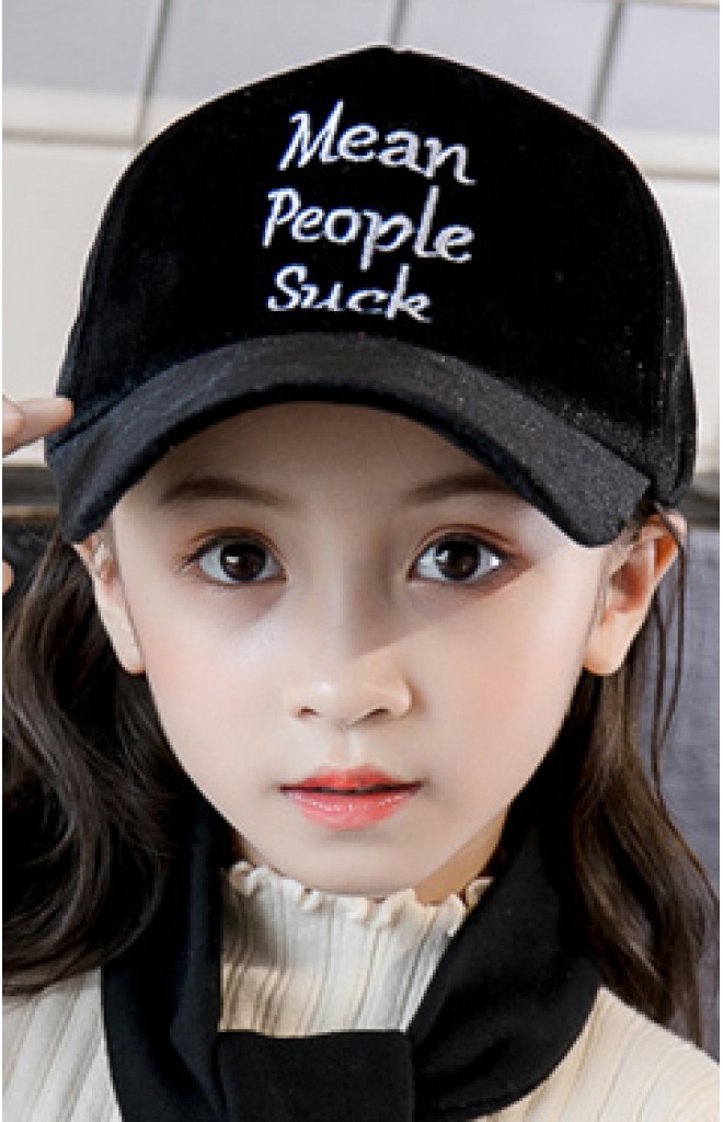หมวกแก๊ปเด็กผ้ากำมะหยี่ ปัก Mean People Suck จาก KUKUJI หมวกแก๊ปเด็กผ้ากำมะหยี่ ปัก Mean People Suck จาก KUKUJI