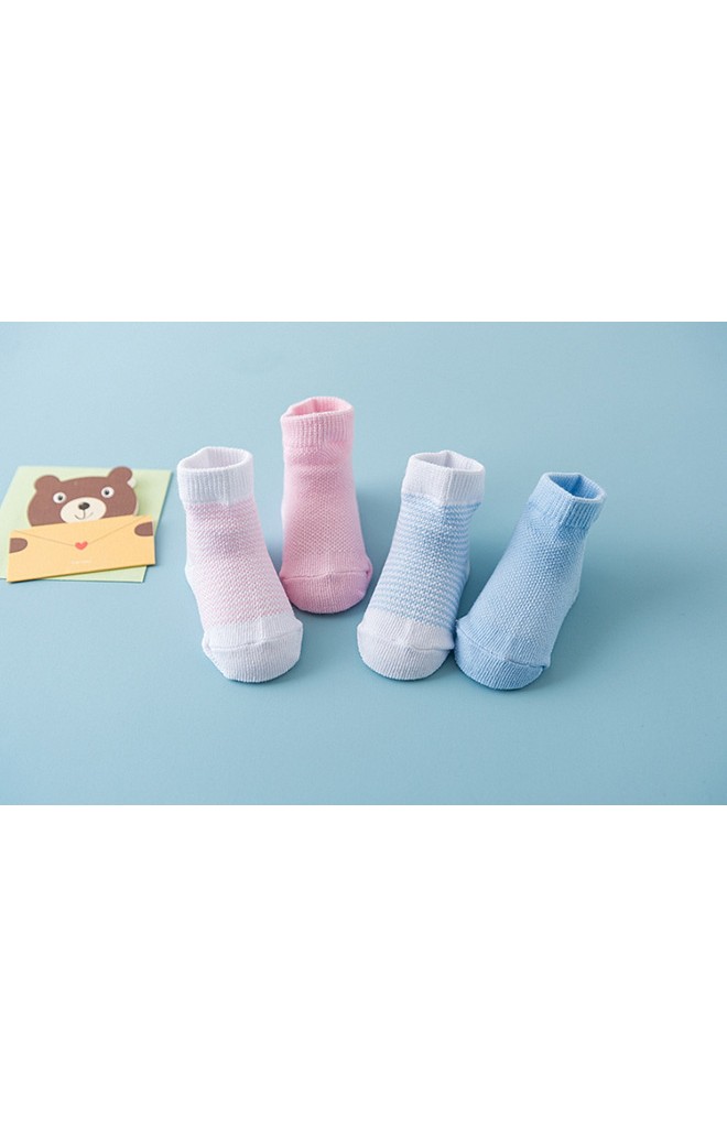 ถุงเท้าและถุงมือเด็กเล็ก แพ็ค 4 คู่