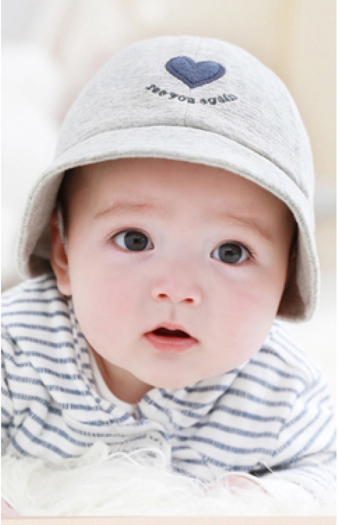 หมวกปีกรอบปักหัวใจ จาก TUTUYA หมวกปีกรอบปักหัวใจ จาก TUTUYA