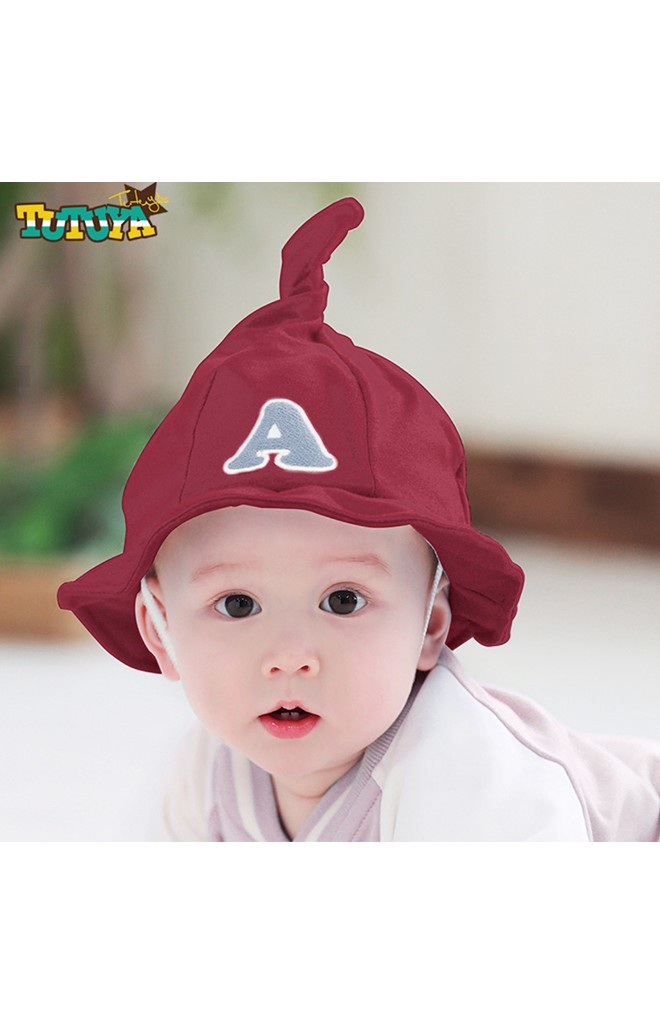 หมวกปีกรอบยอดแหลม ปักอักษร A จาก TUTUYA