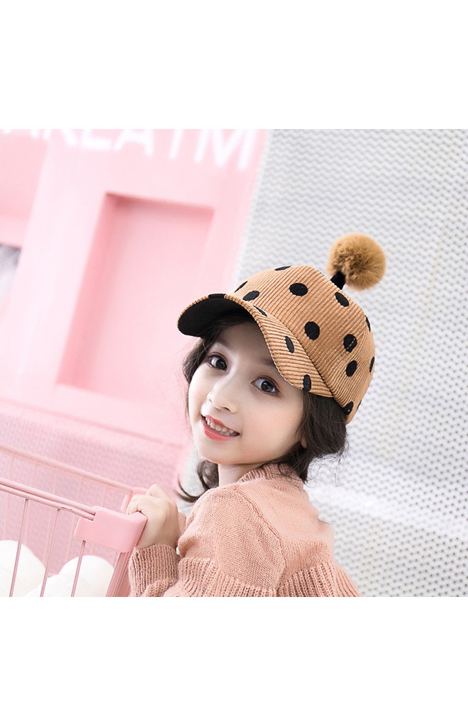 หมวกแก๊ปผ้าลูกฟูกลายจุด ด้านบนแต่งปอมปอมเดี่ยว KUKUJI