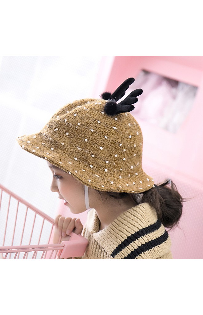 หมวกกวางผ้าทอจุดขาว จาก KUKUJI