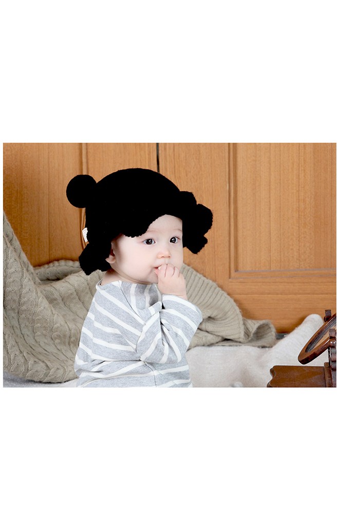หมวกไหมพรมสาวน้อยปีกหมวกระบาย ด้านบนแต่งปอมคู่น่ารัก