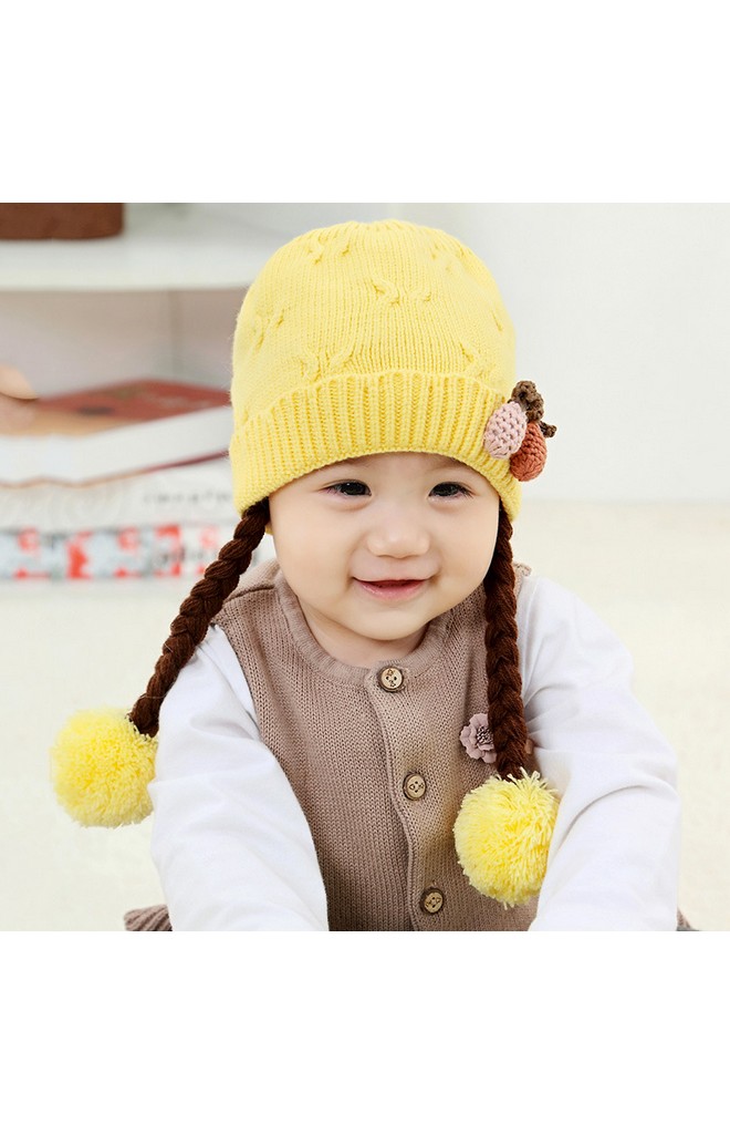 หมวกไหมพรมแต่งแครอทคู่ มีเปียปลายแต่งปอมปอม