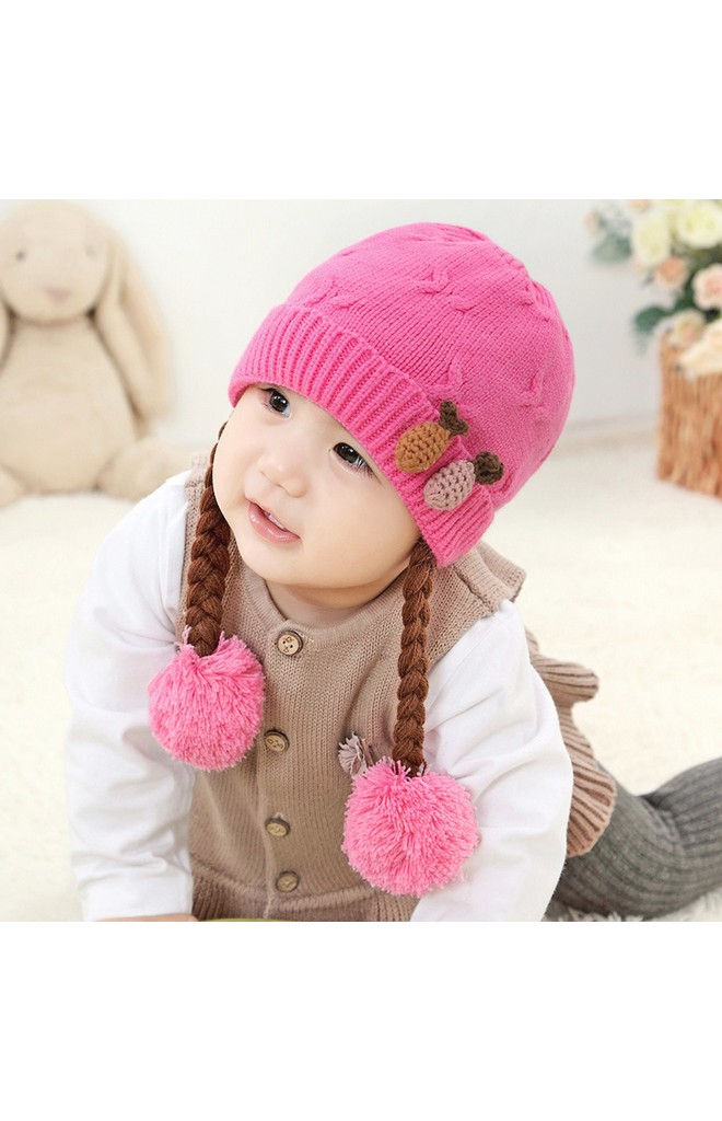 หมวกไหมพรมแต่งแครอทคู่ มีเปียปลายแต่งปอมปอม