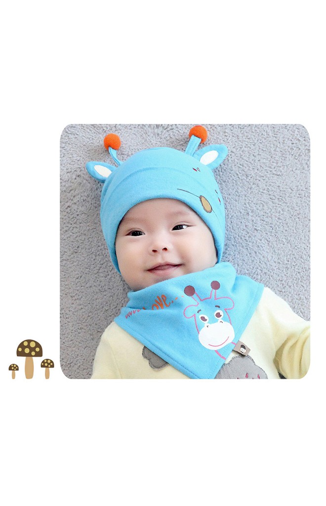 เซ็ตหมวกยีราฟมาพร้อมผ้ากันเปื้อนสามเปลี่ยม