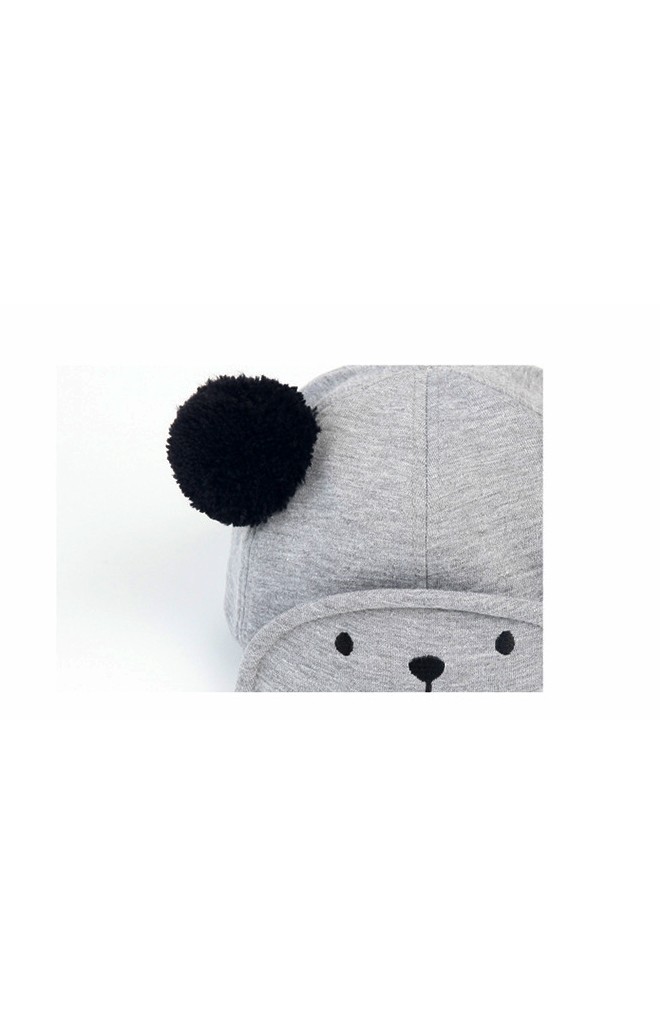 หมวกแก๊ปเด็กสีเทาแต่งปอมปอม ใต้ปีกหมวกปักหน้าหมีน้อย MILKY FRIENDS