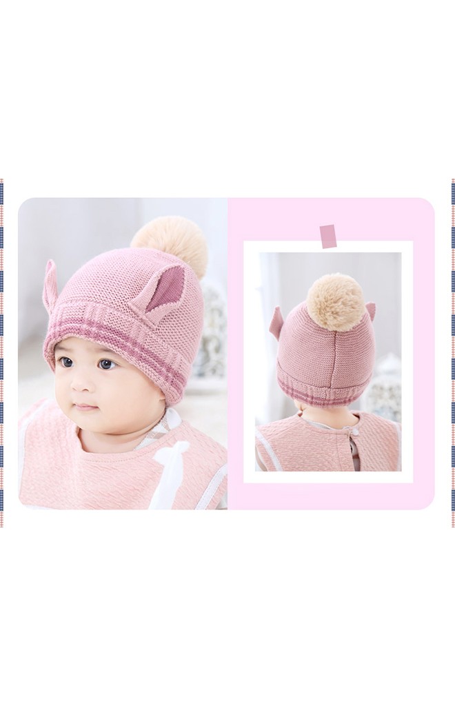 หมวกไหมพรมแต่งหูแหลม ด้านบนแต่งปอมปอมขนมิ้ง