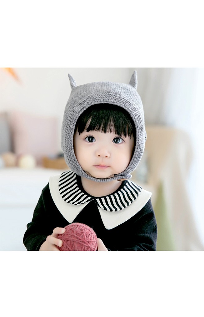 หมวกไหมพรมแมวน้อยหูตั้ง มีสายคล้องติดกระดุมใต้คาง GZMM