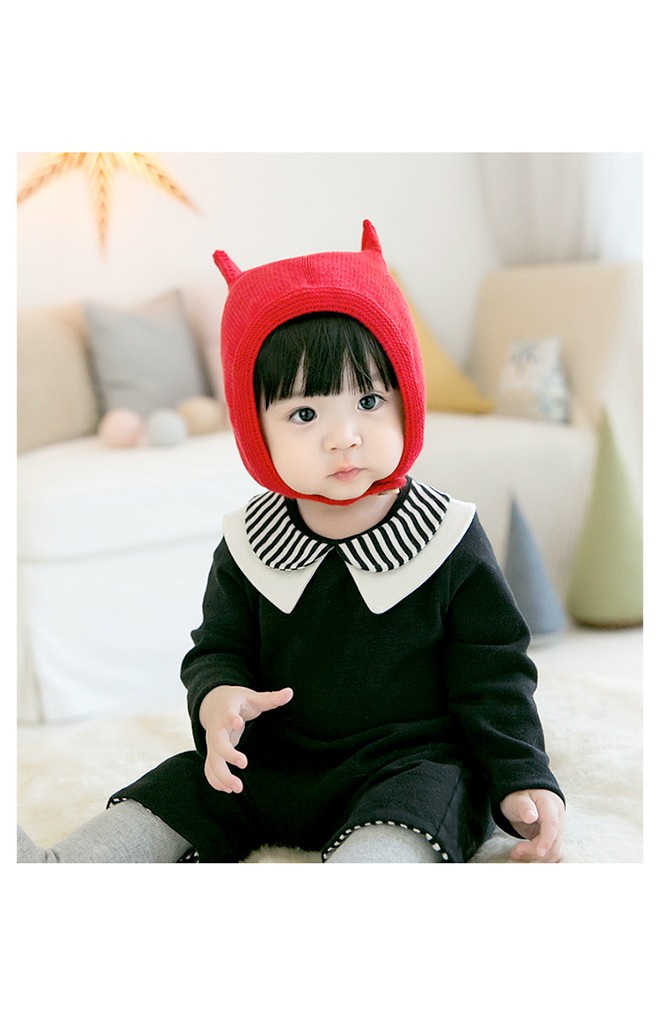 หมวกไหมพรมแมวน้อยหูตั้ง มีสายคล้องติดกระดุมใต้คาง GZMM