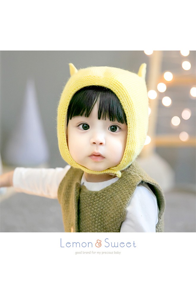 หมวกไหมพรมแมวน้อยหูตั้ง มีสายคล้องติดกระดุมใต้คาง GZMM