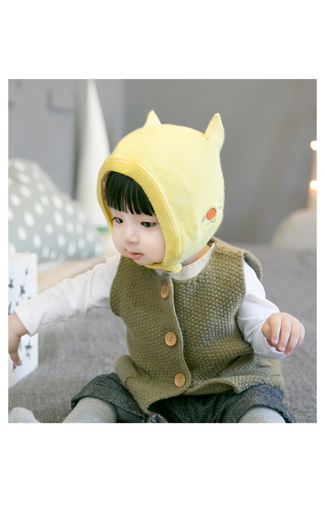 หมวกไหมพรมแมวน้อยหูตั้ง มีสายคล้องติดกระดุมใต้คาง GZMM