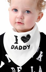 ผ้ากันเปื้อนสามเหลี่ยมเซ็ต 2 ชิ้น ลาย I LOVE DADDY  & MOMMY