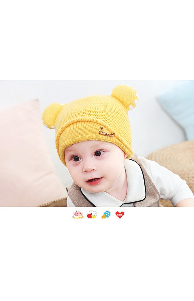 หมวกไหมพรมแต่งหูกลมนูน ด้านหน้าแต่งป้ายอักษร