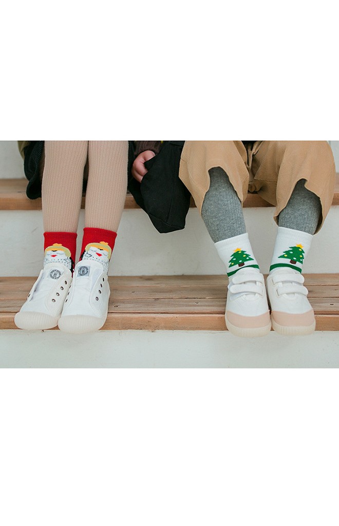 ถุงเท้าเด็กเซ็ตปีใหม่(C028) แบบหนาแพ็ค 3 คู่ สี แดง เทา และ เขียว