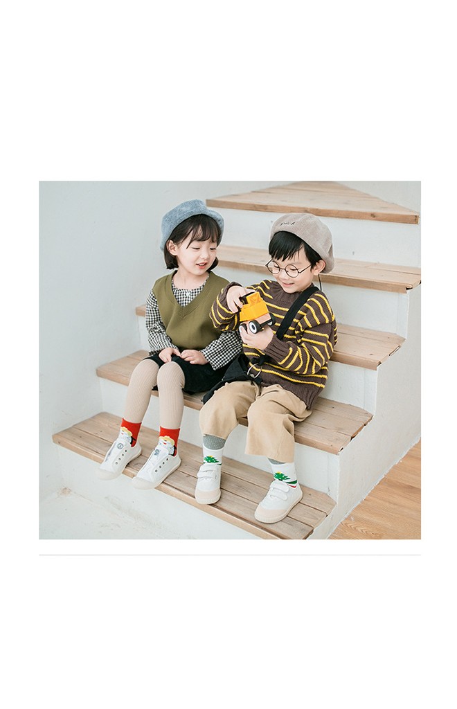 ถุงเท้าเด็กเซ็ตปีใหม่(C028) แบบหนาแพ็ค 3 คู่ สี แดง เทา และ เขียว