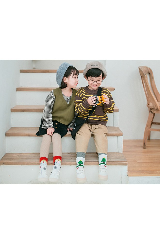 ถุงเท้าเด็กเซ็ตปีใหม่(C028) แบบหนาแพ็ค 3 คู่ สี แดง เทา และ เขียว