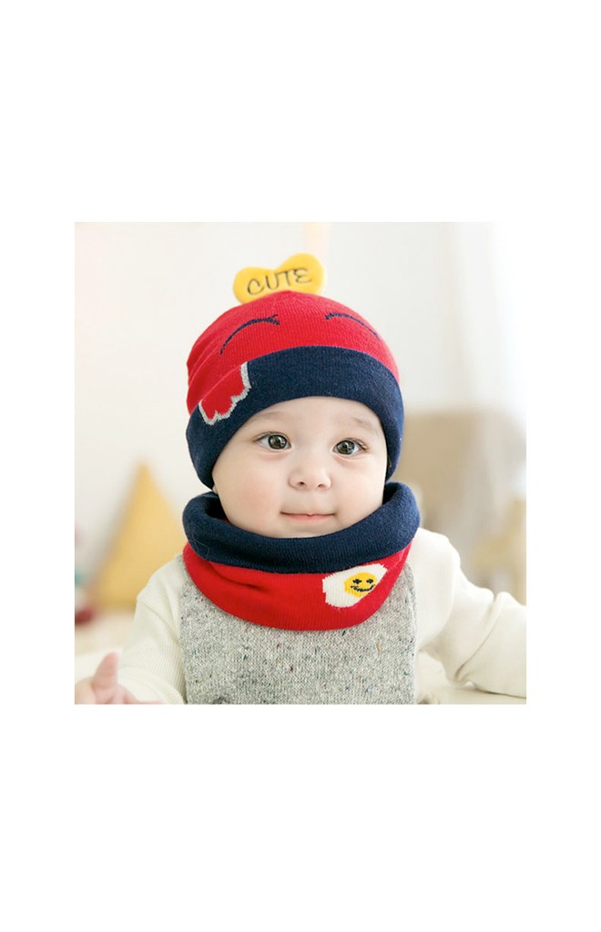 เซ็ตหมวกไหมพรมลูกเจี๊ยบ ด้านบนแต่งหัวใจ CUTE มาพร้อมผ้าสวมคอ GZMM