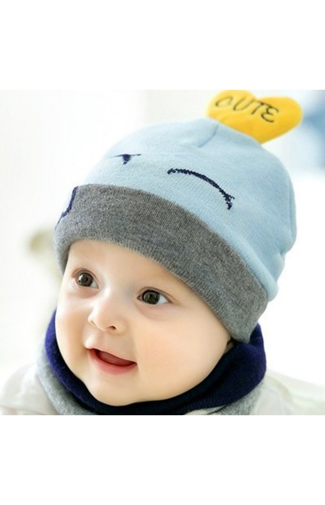 หมวกไหมพรมลูกเจี๊ยบ ด้านบนแต่งหัวใจ CUTE จาก GZMM