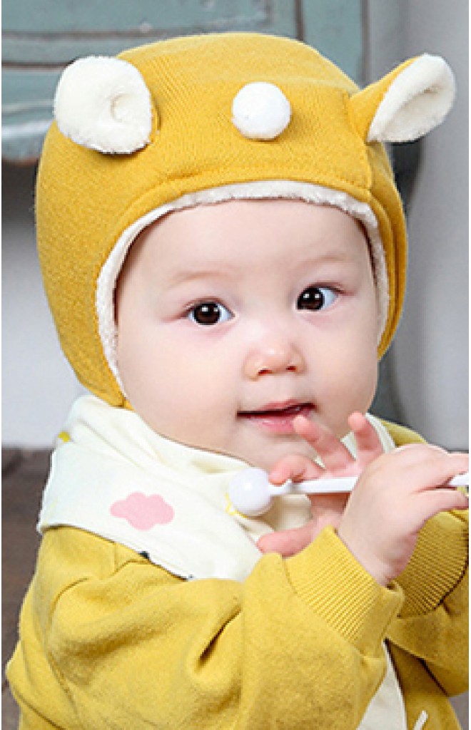 หมวกบอนเนตแต่งหู ด้านหน้าแต่งปอมขาวน่ารัก หมวกบอนเนตแต่งหู ด้านหน้าแต่งปอมขาวน่ารัก