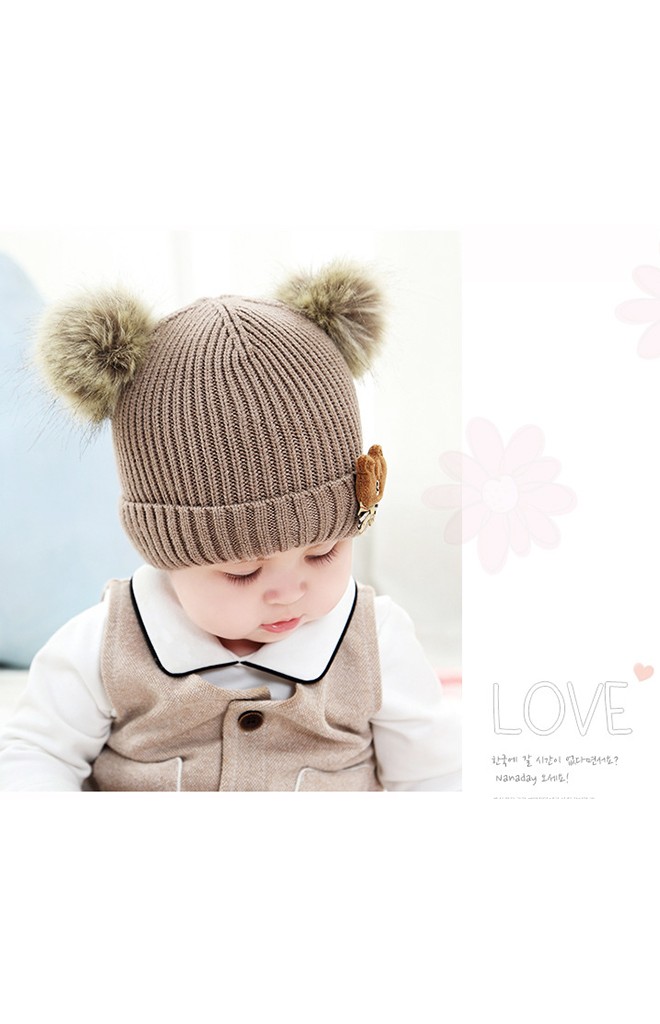 หมวกไหมพรมแต่งหมีน้อยผูกโบว์น่ารัก ด้านบนปอมขนมิ้ง