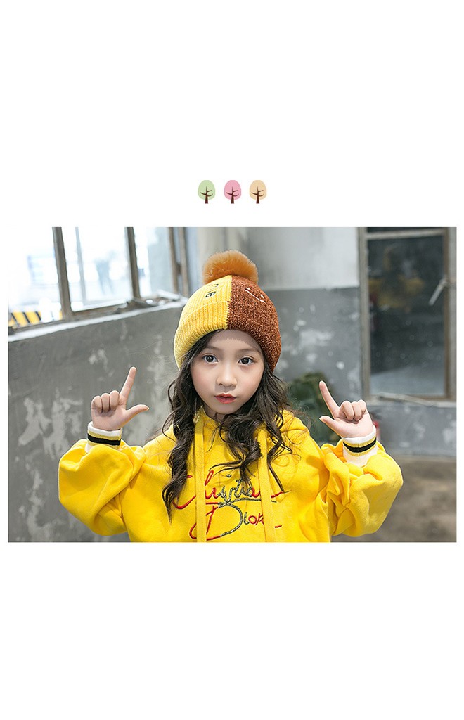 หมวกไหมพรมสีทูโทนปัก smile ด้านบนแต่งปอมขนมิ้ง