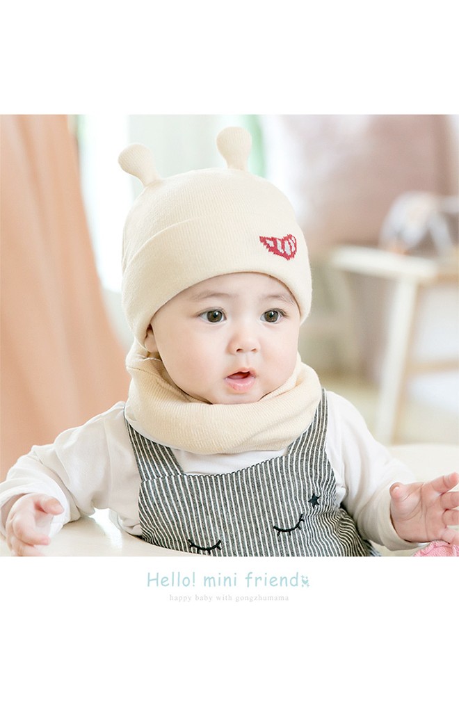 เซ็ตหมวกไหมพรมแต่งหนวดตั้งปักรูปปากมาพร้อมผ้าสวมคอ GZMM