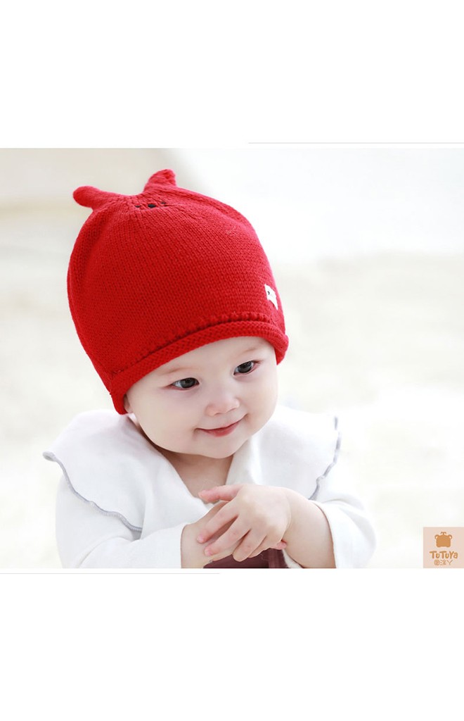 หมวกไหมพรมหูกระต่ายเล็ก ด้านบนปักหน้ายิ้มน่ารัก TUTUYA