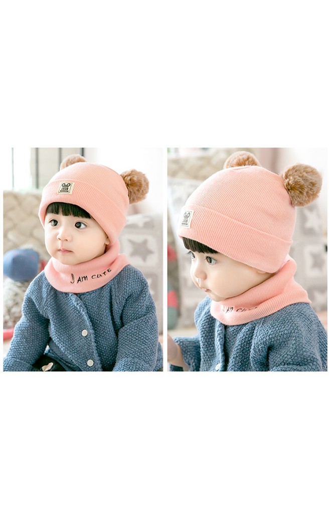 เซ็ตหมวกแต่งปอมปอมขนมิ้งมาพร้อมผ้าสวมคอ ปัก I am cute จาก GZMM