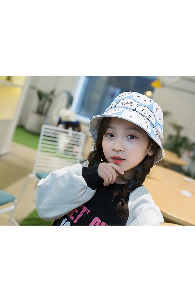 หมวก Bucket ลายหน้ายิ้มสกรีนอักษร จาก KUKUJI