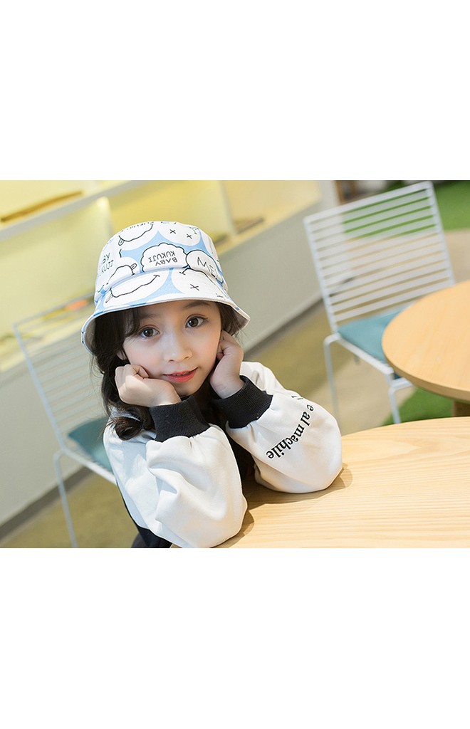 หมวก Bucket ลายหน้ายิ้มสกรีนอักษร จาก KUKUJI