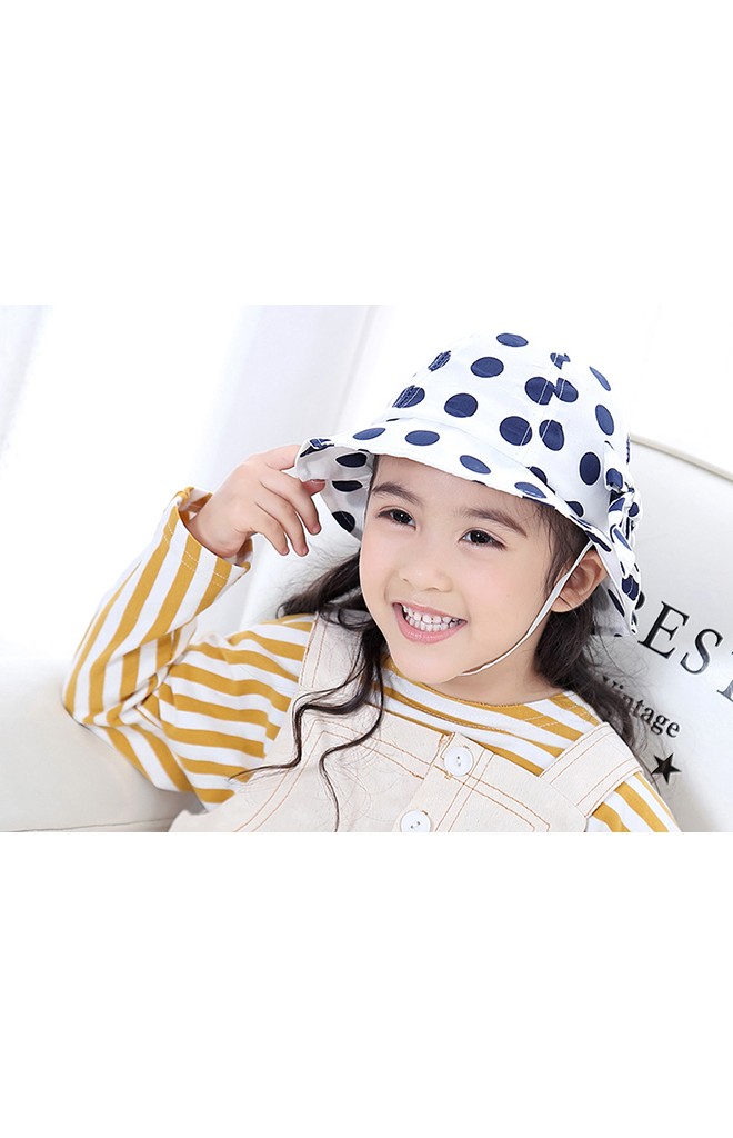 หมวก Bucket ลายจุดแต่งโบว์น่ารัก มีสายยืดคล้องใต้คาง KUKUJI