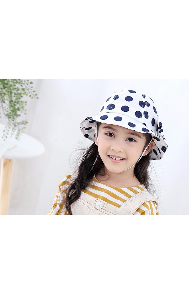 หมวก Bucket ลายจุดแต่งโบว์น่ารัก มีสายยืดคล้องใต้คาง KUKUJI
