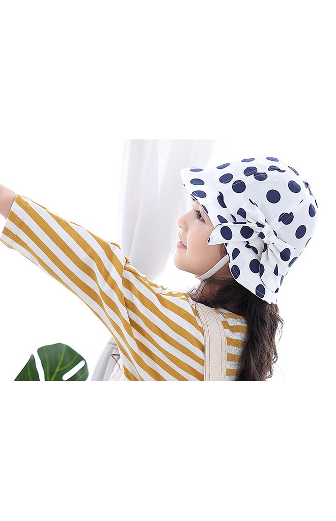 หมวก Bucket ลายจุดแต่งโบว์น่ารัก มีสายยืดคล้องใต้คาง KUKUJI
