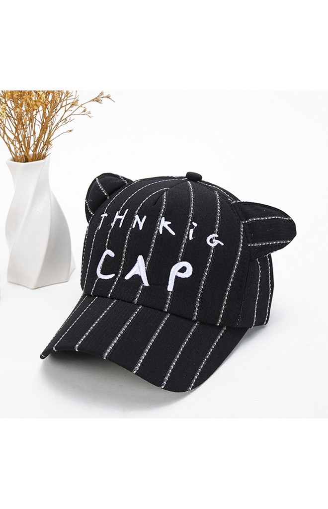 หมวกแก๊ปเด็กลายทางแต่งหู ด้านหน้าปัก THNKiG CAP จาก KUKUJI