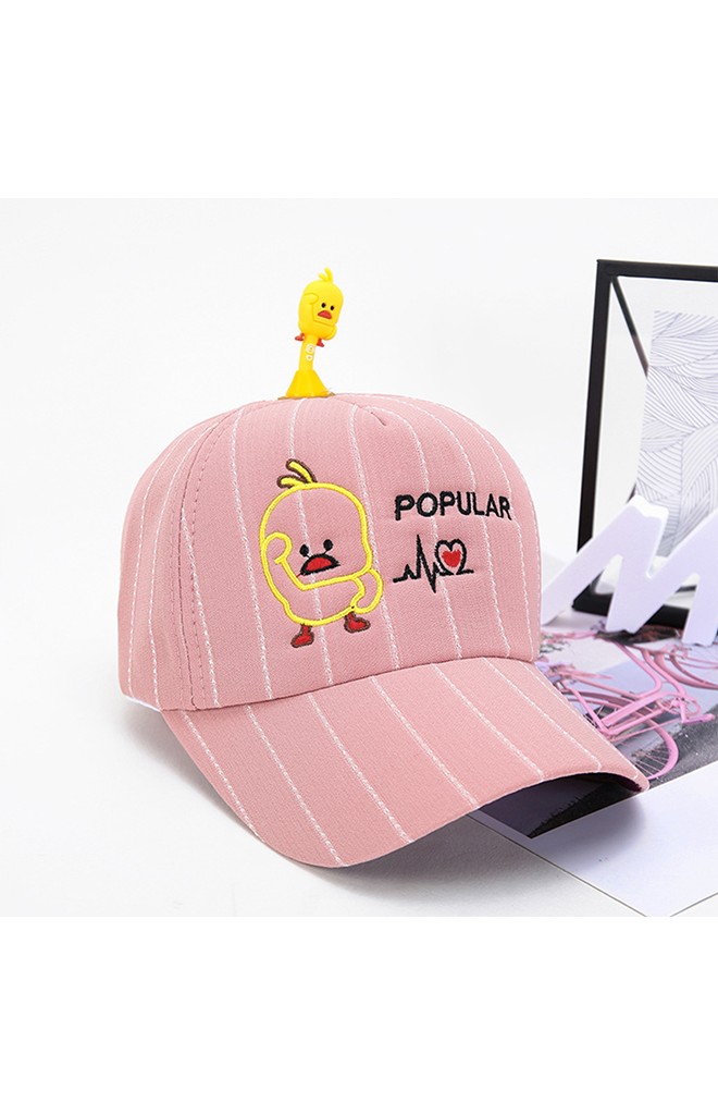 หมวกแก๊ปลายทางปักเป็ดน้อย ด้านบนแต่งตุ๊กตาเป็ด KUKUJI
