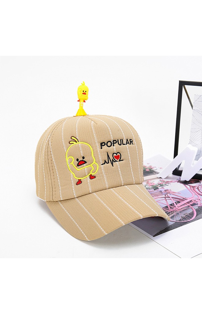 หมวกแก๊ปลายทางปักเป็ดน้อย ด้านบนแต่งตุ๊กตาเป็ด KUKUJI