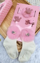 เซ็ตรับขวัญเซ็ต 4 ชิ้น โทนสีชมพู-ขาว ถุงเท้าขาวแต่งดอกไม้ ผ้าคาดผมและกิ๊บน่ารัก