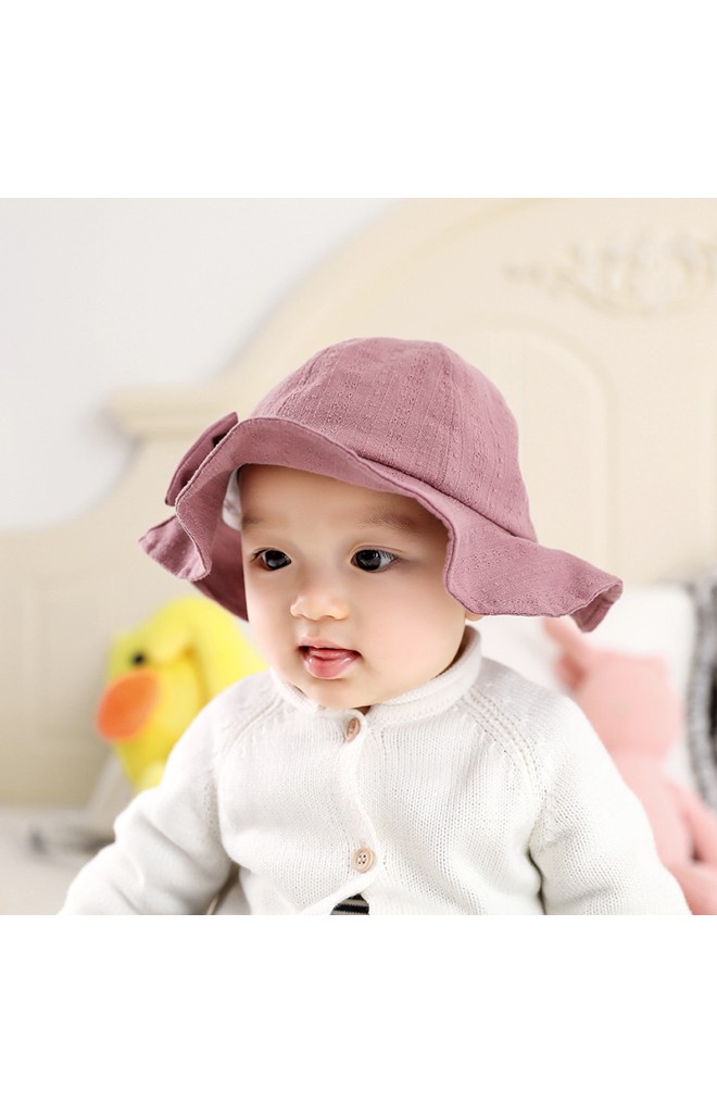 หมวกสาวน้อยปีกกว้างแต่งโบว์น่ารัก