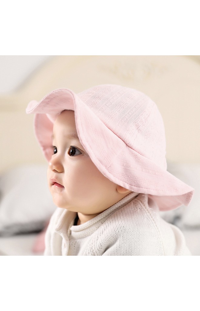 หมวกสาวน้อยปีกกว้างแต่งโบว์น่ารัก