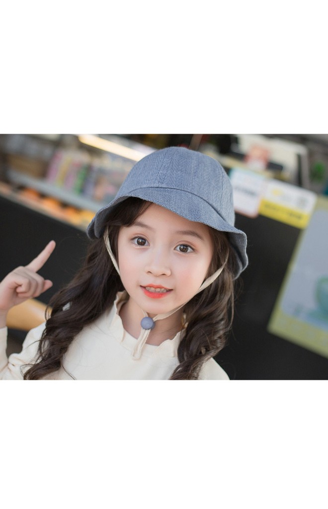 หมวกปีกรอบผ้าฝ้าย ด้านข้างปีกหมวกซ้อนกัน จาก KUKUJI