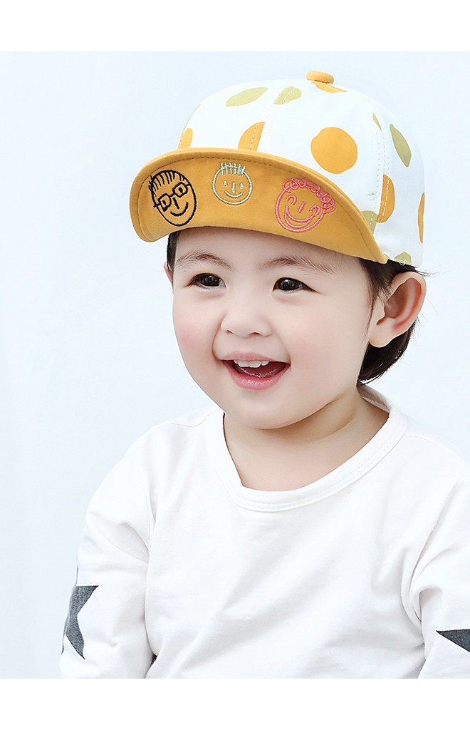 หมวกแก๊ปลายจุด ใต้ปีกหมวกปักการ์ตูนยิ้ม พ่อ แม่ ลูก KUKUJI