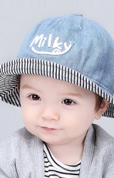 หมวกบัคเก็ตยีนส์สียีนส์อ่อน ปัก Milky ใต้ปีกหมวกลายทาง MILKY FRIENDS