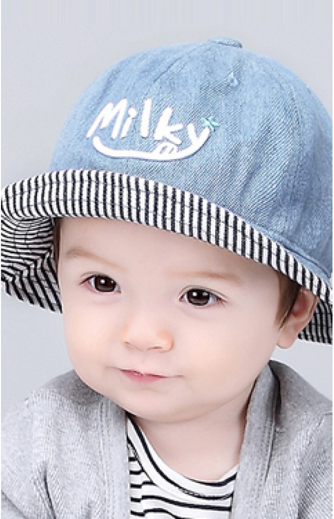 หมวกบัคเก็ตยีนส์สียีนส์อ่อน ปัก Milky ใต้ปีกหมวกลายทาง MILKY FRIENDS