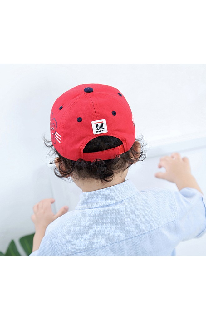 หมวกแก๊ปเด็ก ด้านหน้าสกรีนอักษร M HELLO! ด้านข้างเลข 28