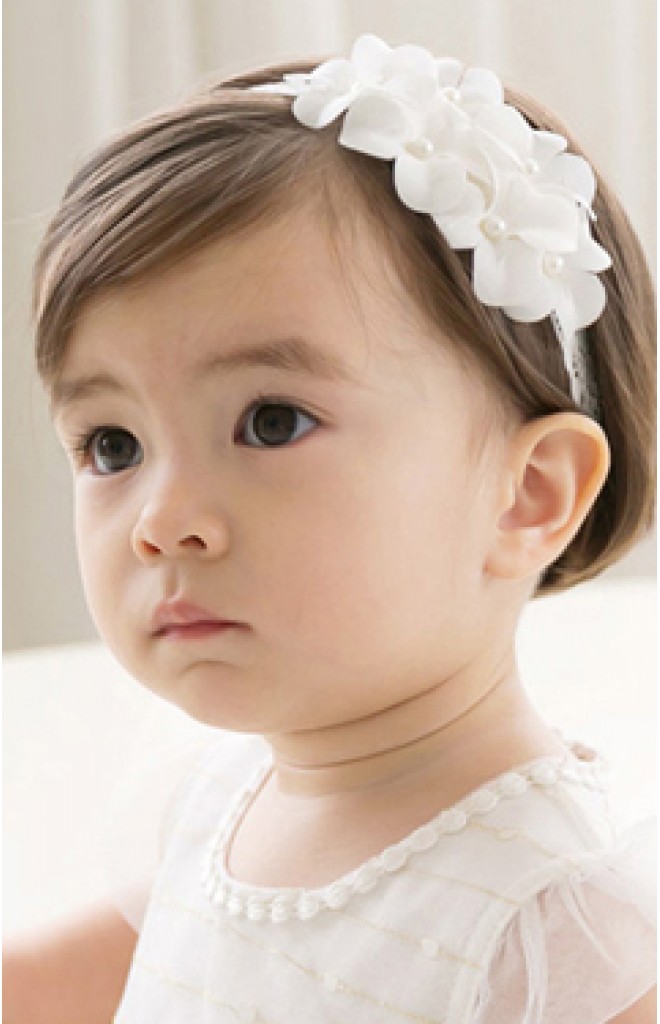 สายคาดผมช่อดอกไม้ 6 ดอกสีขาว สายลูกไม้ยืด สายคาดผมช่อดอกไม้ 6 ดอกสีขาว สายลูกไม้ยืด