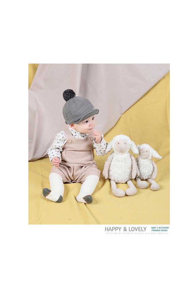 หมวกแก๊ปปัก OK baby ด้านบนแต่งปอมปอม MILKY FRIENDS