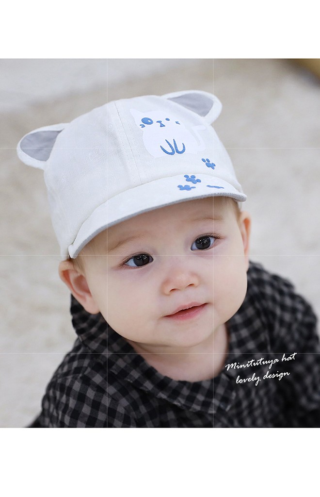 หมวกแก๊ปลายแมวน้อยแต่งหูแหลมน่ารักๆ จาก TUTUYA
